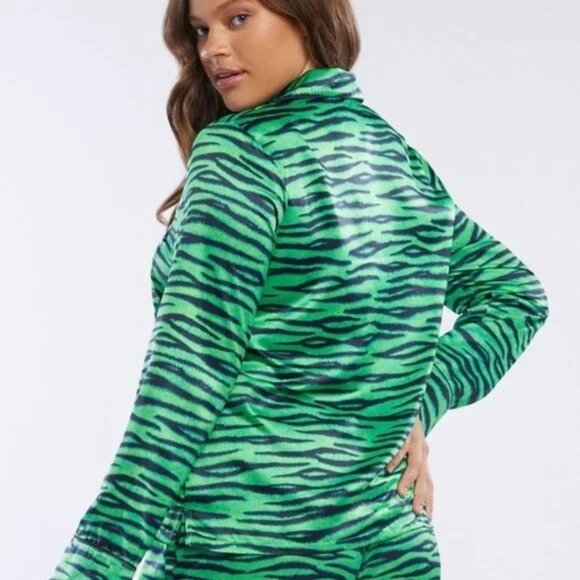Savage x Fenty Rhianna Animal Print Green Zebra Silky Pajama Blazer Top 2X - Picture 2 of 14